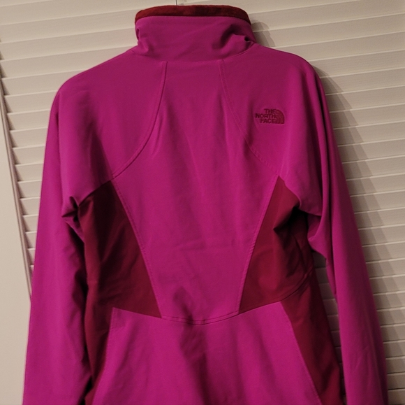 The North Face Pink Fleece Lined Jacket. Size M - Picture 6 of 7